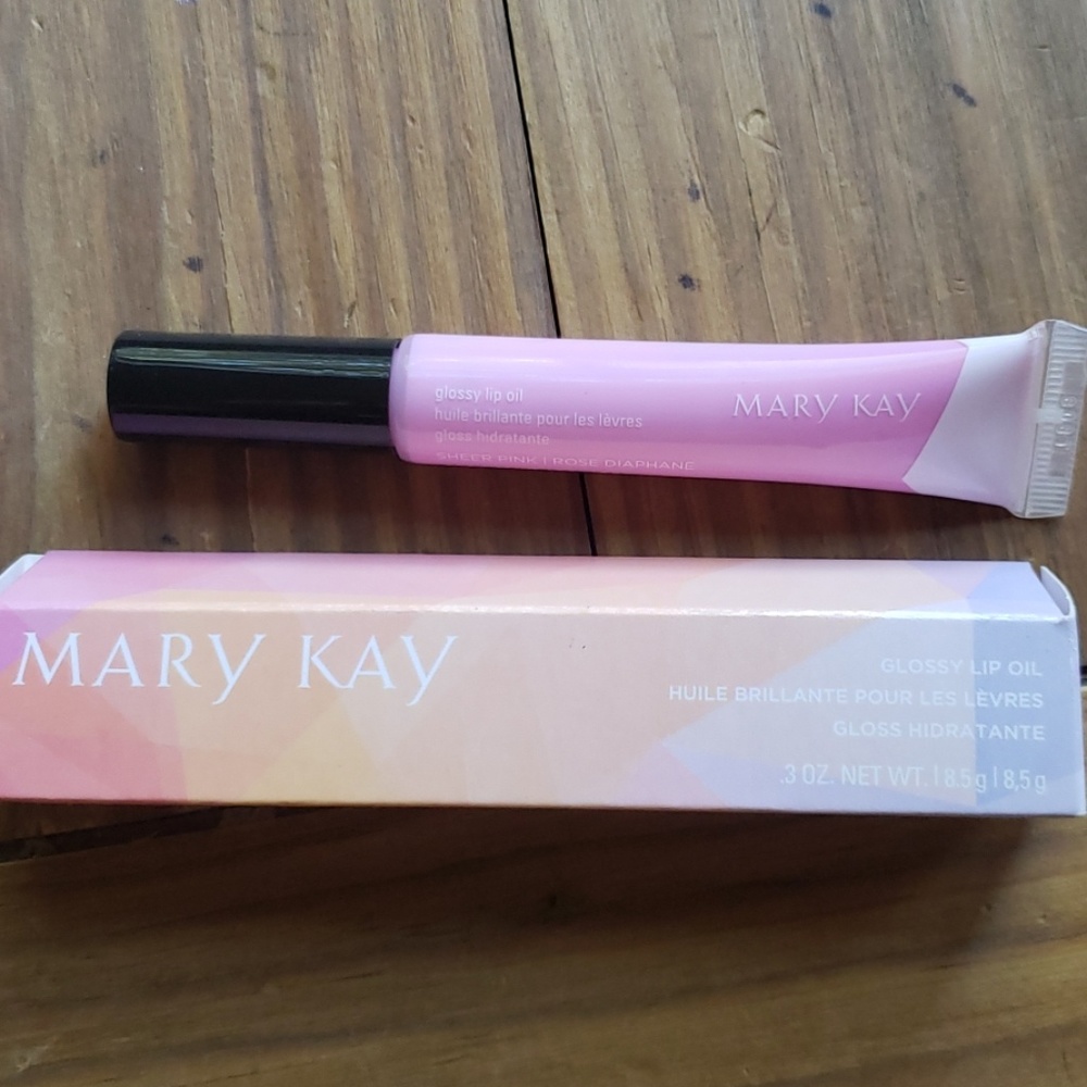 Sheer Pink Glossy Lip Oil